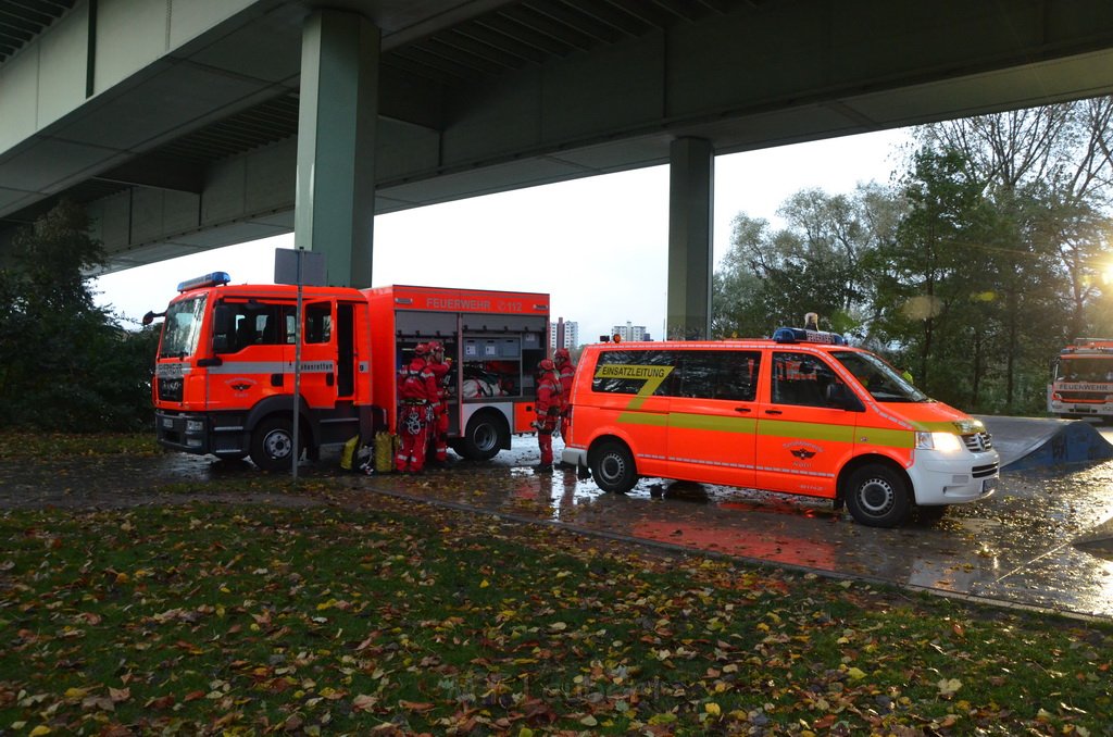 Einsatz BF Hoehenretter Koelner Seilbahn Hoehe Zoobruecke P2235.JPG